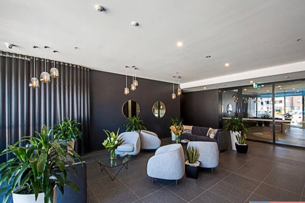 Luxe 2Br Executive Apartment Kingston Pool Parking Wifi Bbq Wine Exteriér fotografie