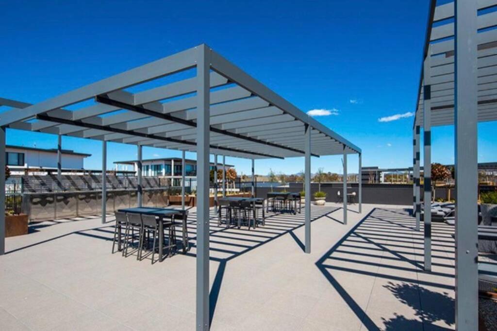 Luxe 2Br Executive Apartment Kingston Pool Parking Wifi Bbq Wine Exteriér fotografie