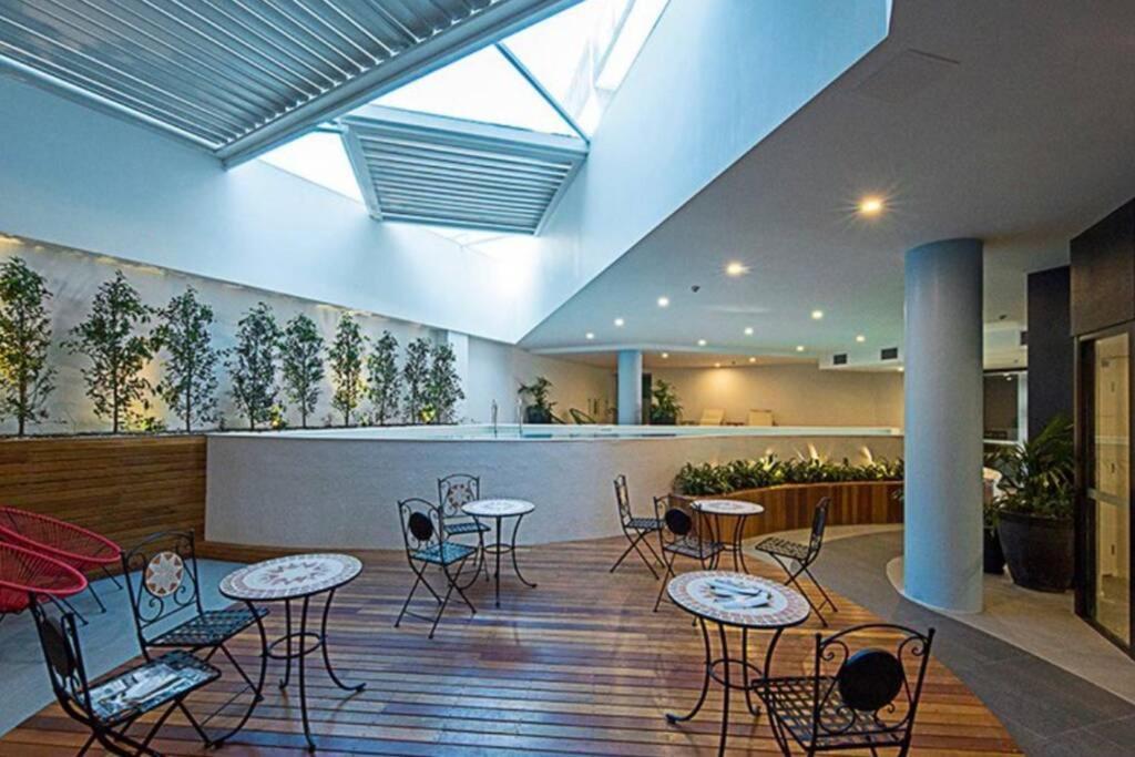 Luxe 2Br Executive Apartment Kingston Pool Parking Wifi Bbq Wine Exteriér fotografie