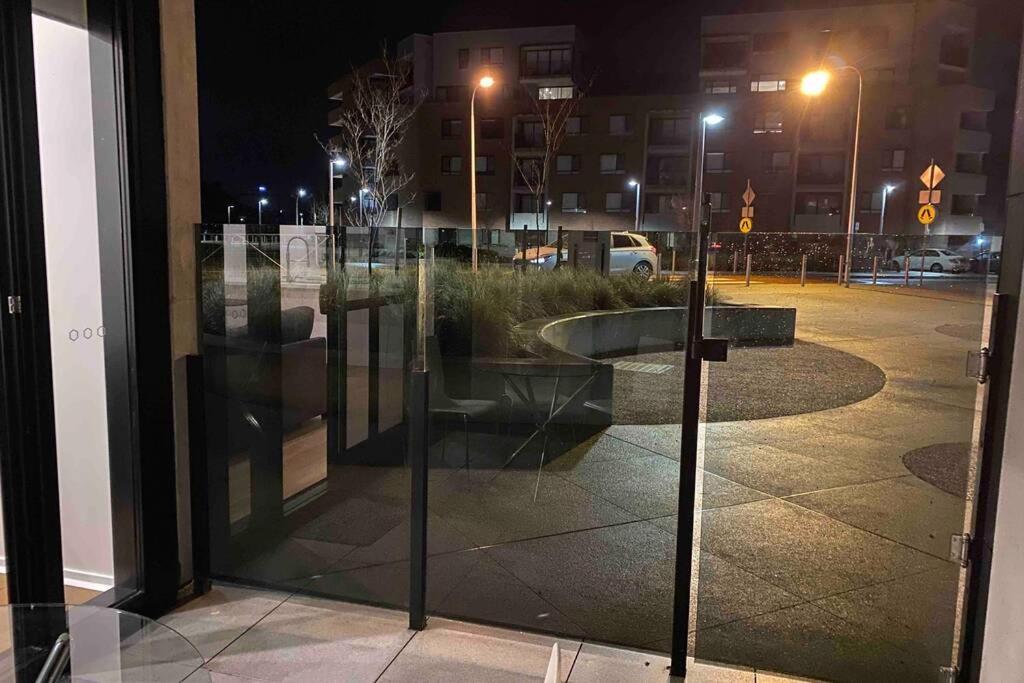 Luxe 2Br Executive Apartment Kingston Pool Parking Wifi Bbq Wine Exteriér fotografie