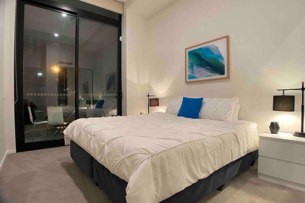 Luxe 2Br Executive Apartment Kingston Pool Parking Wifi Bbq Wine Exteriér fotografie