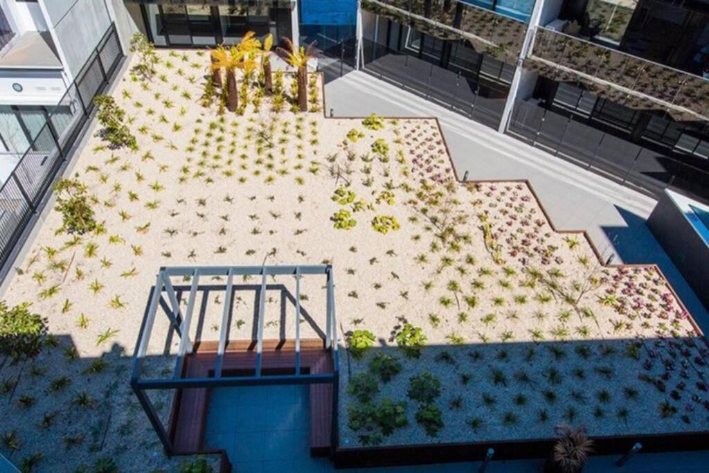 Luxe 2Br Executive Apartment Kingston Pool Parking Wifi Bbq Wine Exteriér fotografie