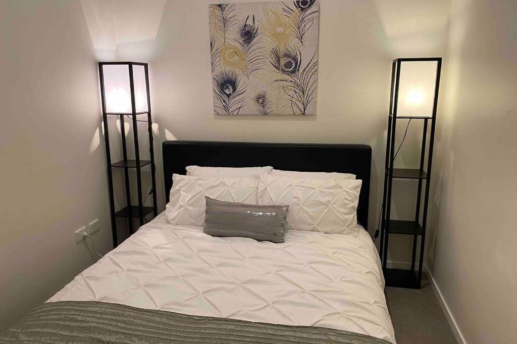 Luxe 2Br Executive Apartment Kingston Pool Parking Wifi Bbq Wine Exteriér fotografie