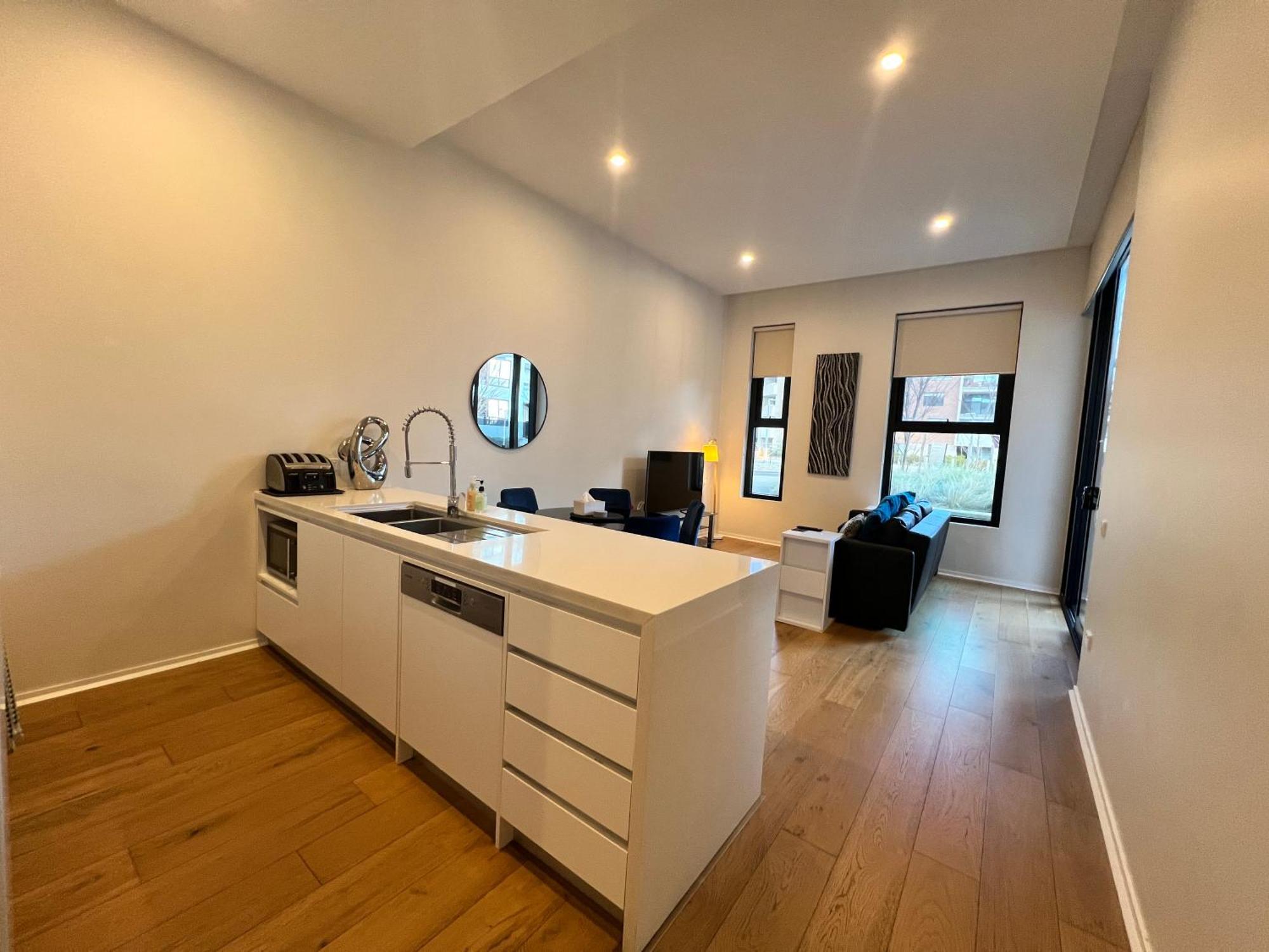 Luxe 2Br Executive Apartment Kingston Pool Parking Wifi Bbq Wine Exteriér fotografie