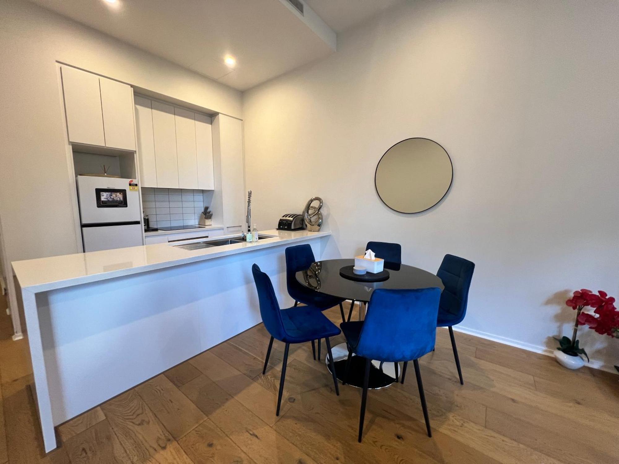 Luxe 2Br Executive Apartment Kingston Pool Parking Wifi Bbq Wine Exteriér fotografie